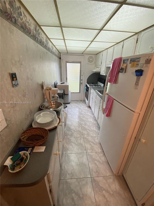 Vendido Recientemente: $99,000 (1 camas, 1 baños, 715 Pies cuadrados)