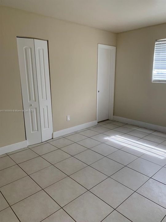 最近售出: $130,000 (2 贝兹, 2 浴室, 1045 平方英尺)