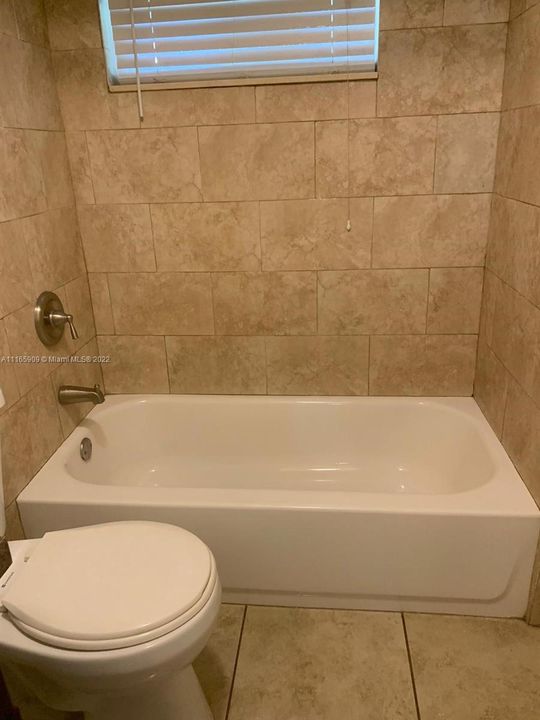 最近售出: $130,000 (2 贝兹, 2 浴室, 1045 平方英尺)