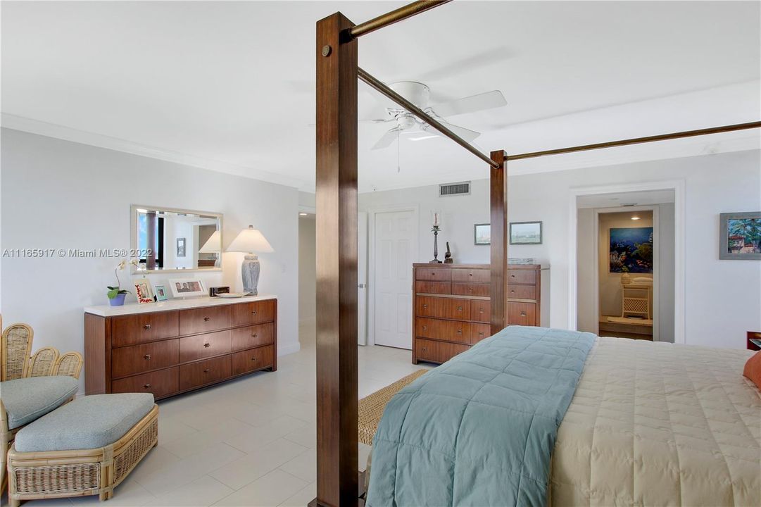 Recently Sold: $2,875,000 (2 beds, 2 baths, 2010 Square Feet)