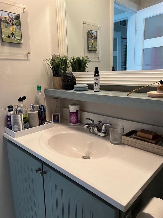 Недавно продано: $189,000 (2 спален, 2 ванн, 997 Квадратных фут)