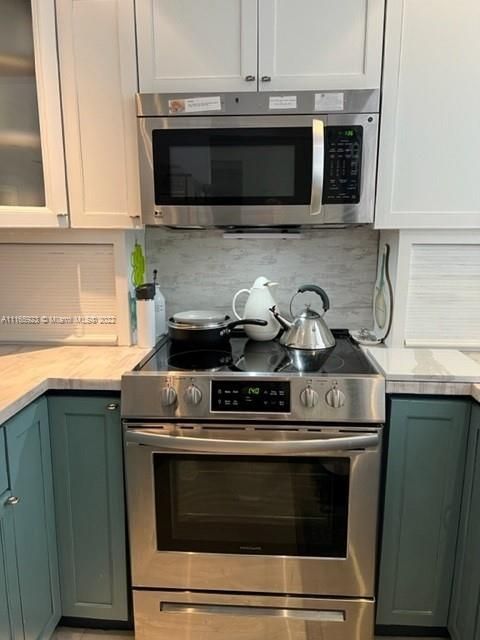 Недавно продано: $189,000 (2 спален, 2 ванн, 997 Квадратных фут)