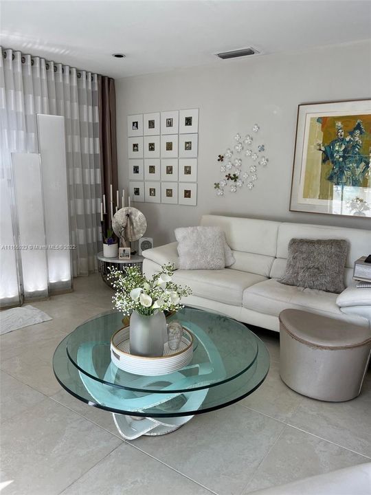 Недавно продано: $189,000 (2 спален, 2 ванн, 997 Квадратных фут)