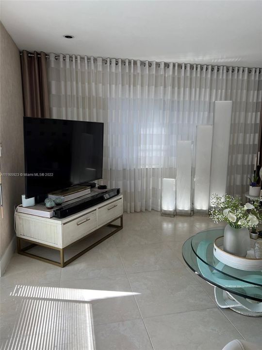 Недавно продано: $189,000 (2 спален, 2 ванн, 997 Квадратных фут)