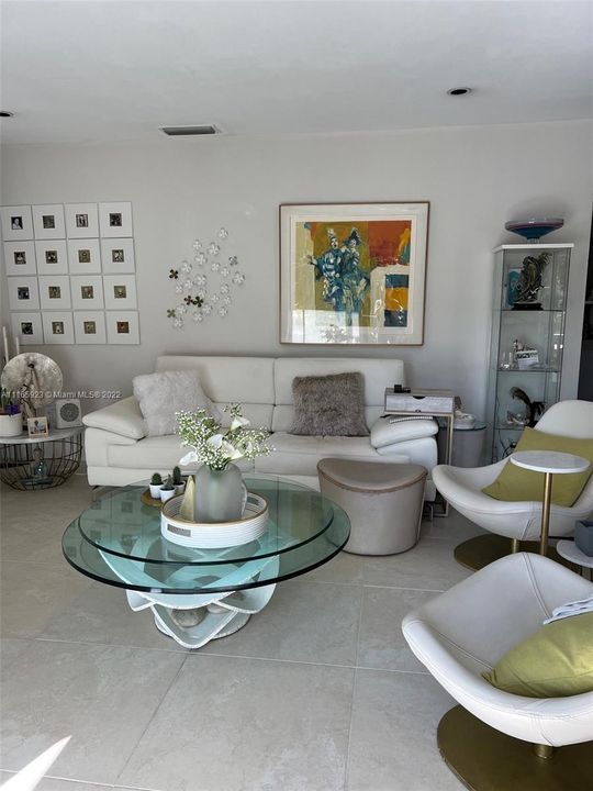 Недавно продано: $189,000 (2 спален, 2 ванн, 997 Квадратных фут)