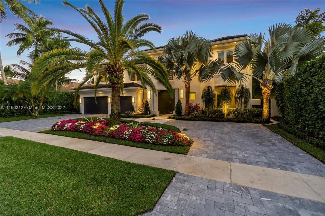 Recently Sold: $3,749,999 (7 beds, 7 baths, 5775 Square Feet)