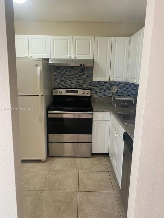 Recently Rented: $1,850 (2 beds, 2 baths, 1178 Square Feet)