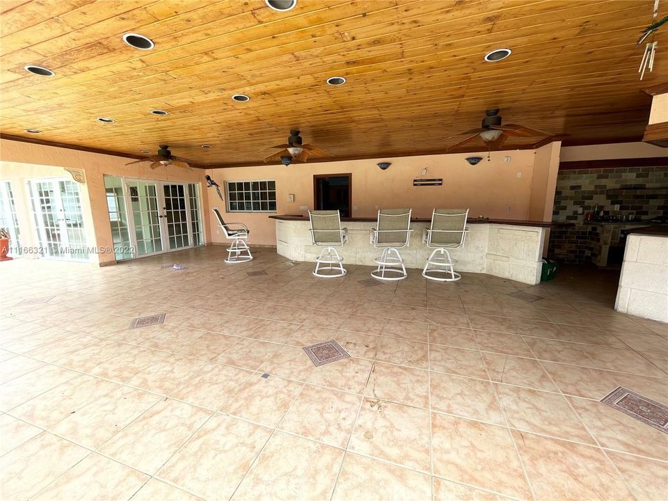 Large outdoor terrace with full kitchen.
