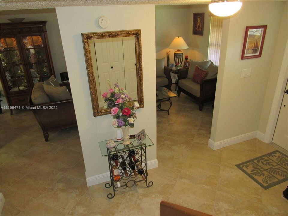 Недавно продано: $310,000 (2 спален, 2 ванн, 1223 Квадратных фут)