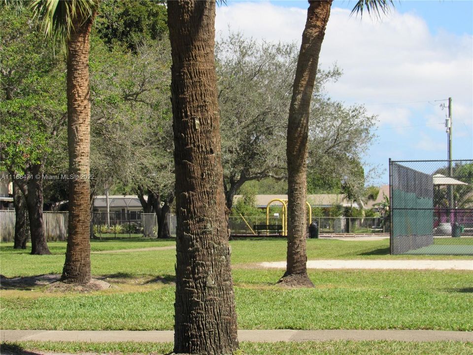 Недавно продано: $310,000 (2 спален, 2 ванн, 1223 Квадратных фут)