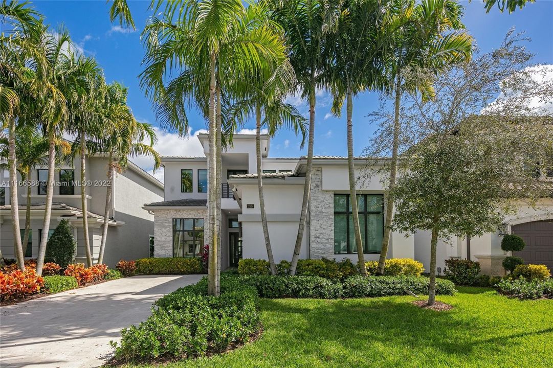 Recently Sold: $2,600,000 (4 beds, 4 baths, 3398 Square Feet)