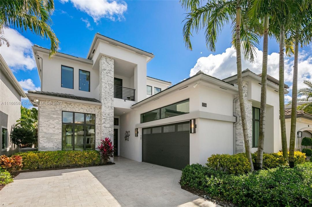 Recently Sold: $2,600,000 (4 beds, 4 baths, 3398 Square Feet)