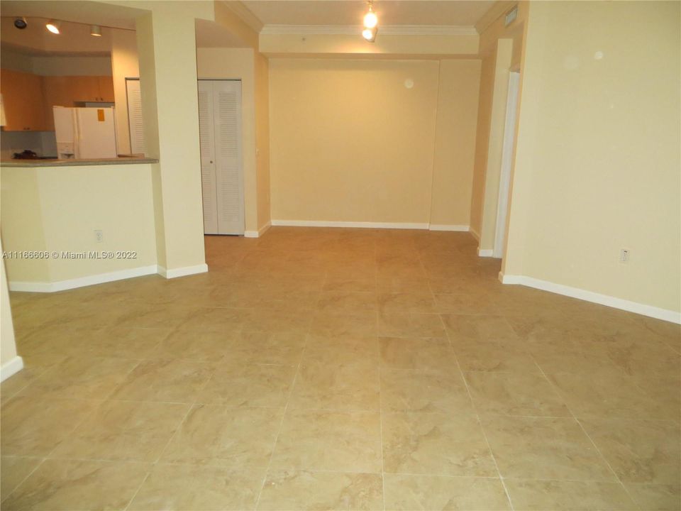 最近售出: $229,000 (2 贝兹, 2 浴室, 1130 平方英尺)