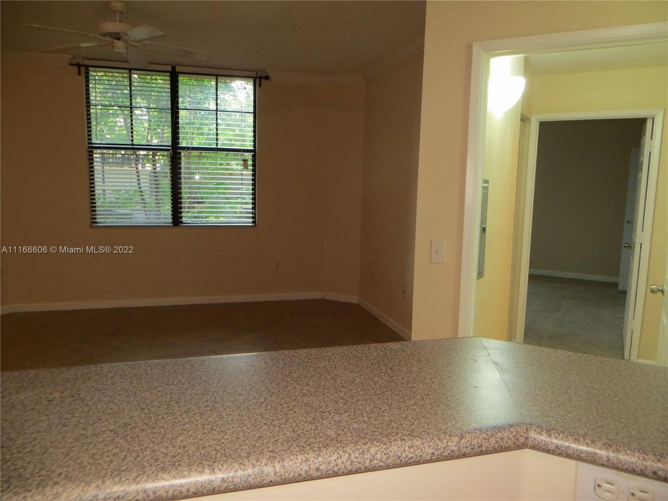 最近售出: $229,000 (2 贝兹, 2 浴室, 1130 平方英尺)