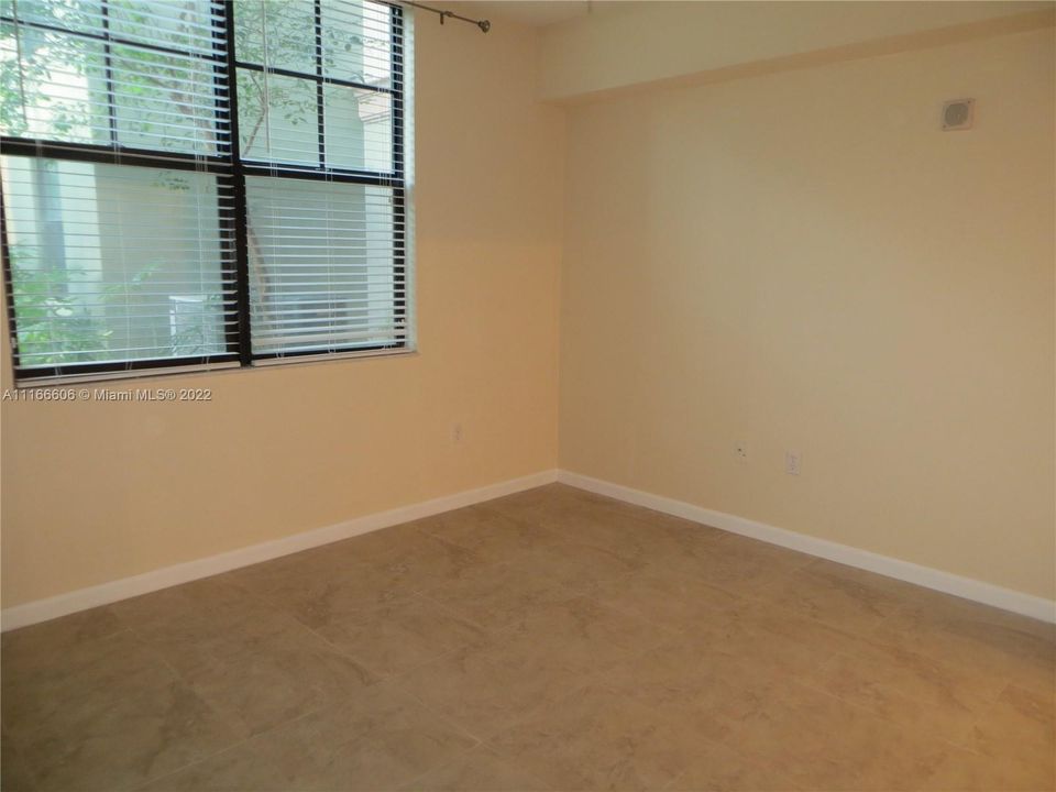 最近售出: $229,000 (2 贝兹, 2 浴室, 1130 平方英尺)