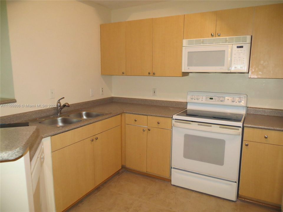 最近售出: $229,000 (2 贝兹, 2 浴室, 1130 平方英尺)