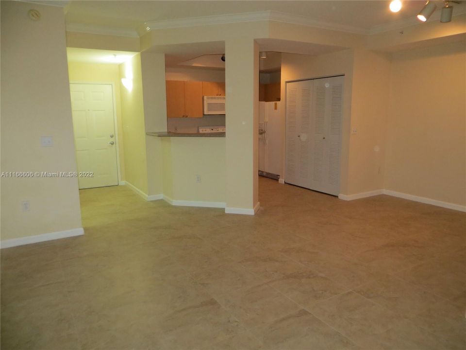 最近售出: $229,000 (2 贝兹, 2 浴室, 1130 平方英尺)