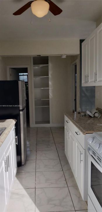 Recently Rented: $1,350 (1 beds, 1 baths, 400 Square Feet)