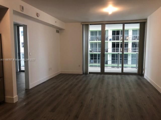 Recently Sold: $470,000 (1 beds, 1 baths, 766 Square Feet)