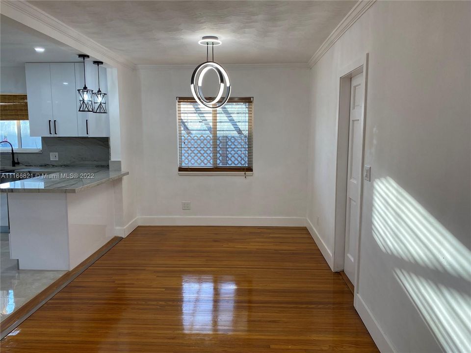 Recently Sold: $750,000 (3 beds, 2 baths, 1545 Square Feet)