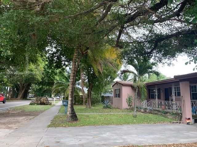 Recently Sold: $355,000 (3 beds, 1 baths, 990 Square Feet)