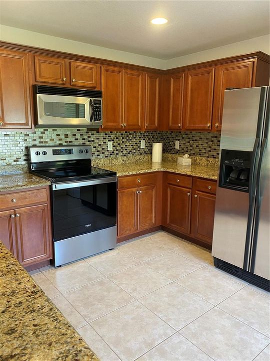 最近租的: $3,000 (3 贝兹, 2 浴室, 1848 平方英尺)