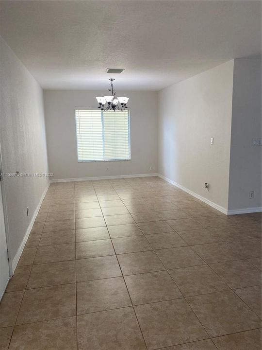 最近租的: $3,000 (3 贝兹, 2 浴室, 1848 平方英尺)