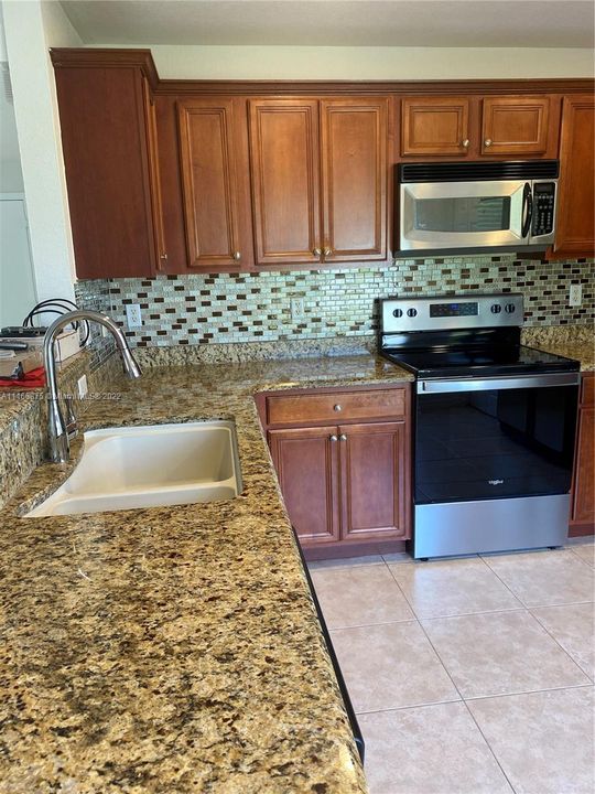 最近租的: $3,000 (3 贝兹, 2 浴室, 1848 平方英尺)