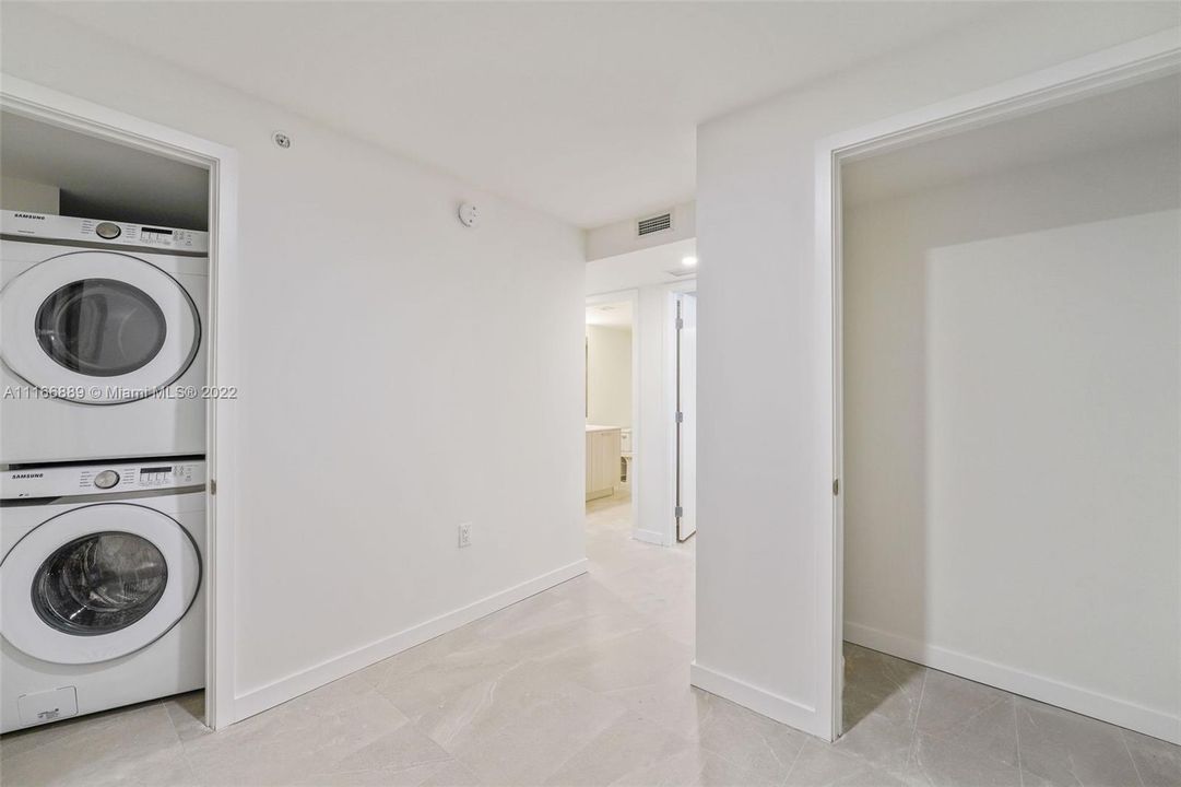 Recientemente alquilado: $4,884 (2 camas, 2 baños, 1319 Pies cuadrados)