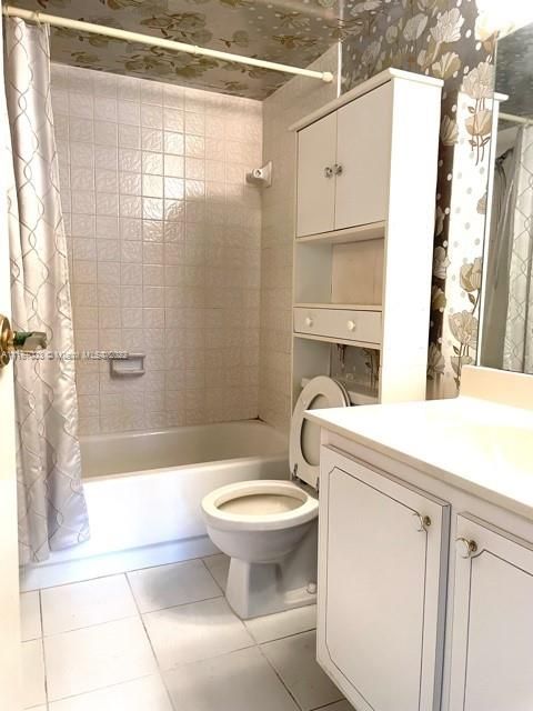 Recently Sold: $108,000 (1 beds, 1 baths, 825 Square Feet)