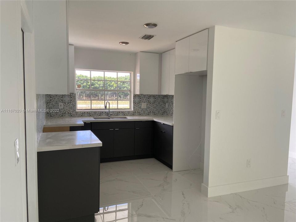 Vendido Recientemente: $685,000 (3 camas, 2 baños, 1162 Pies cuadrados)