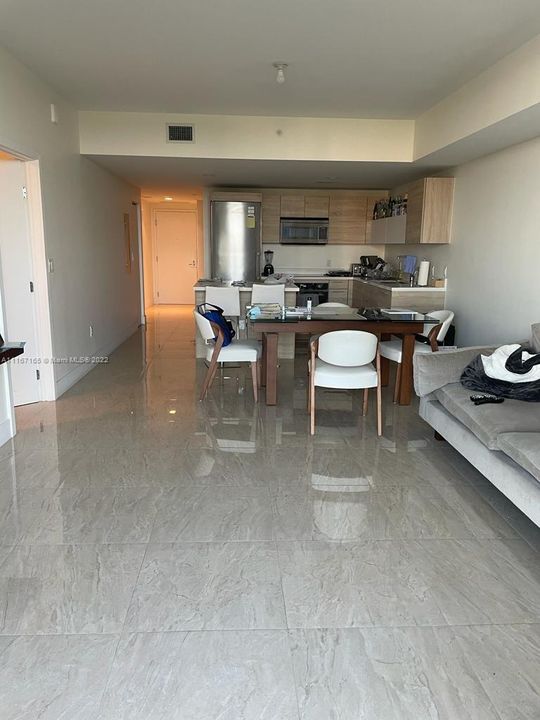 Recently Sold: $650,000 (2 beds, 2 baths, 1119 Square Feet)