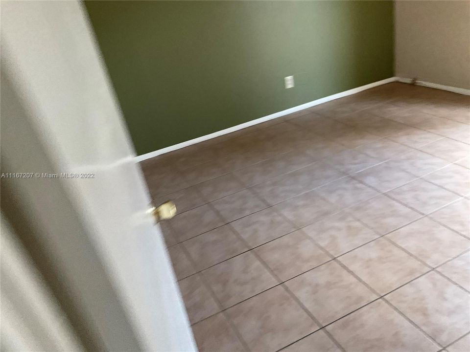 最近租的: $1,499 (1 贝兹, 1 浴室, 700 平方英尺)