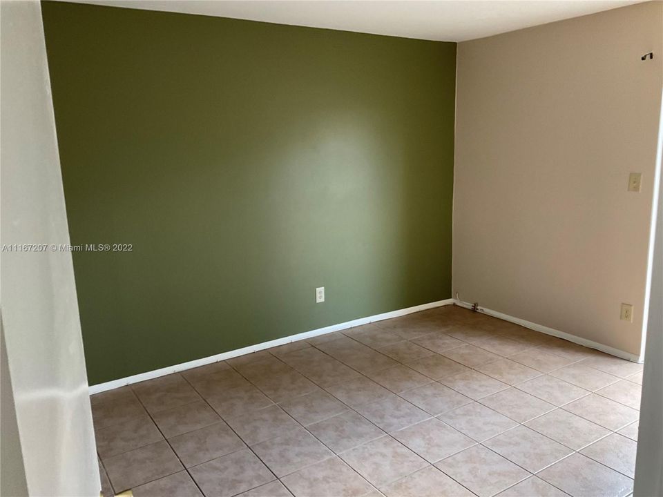 最近租的: $1,499 (1 贝兹, 1 浴室, 700 平方英尺)