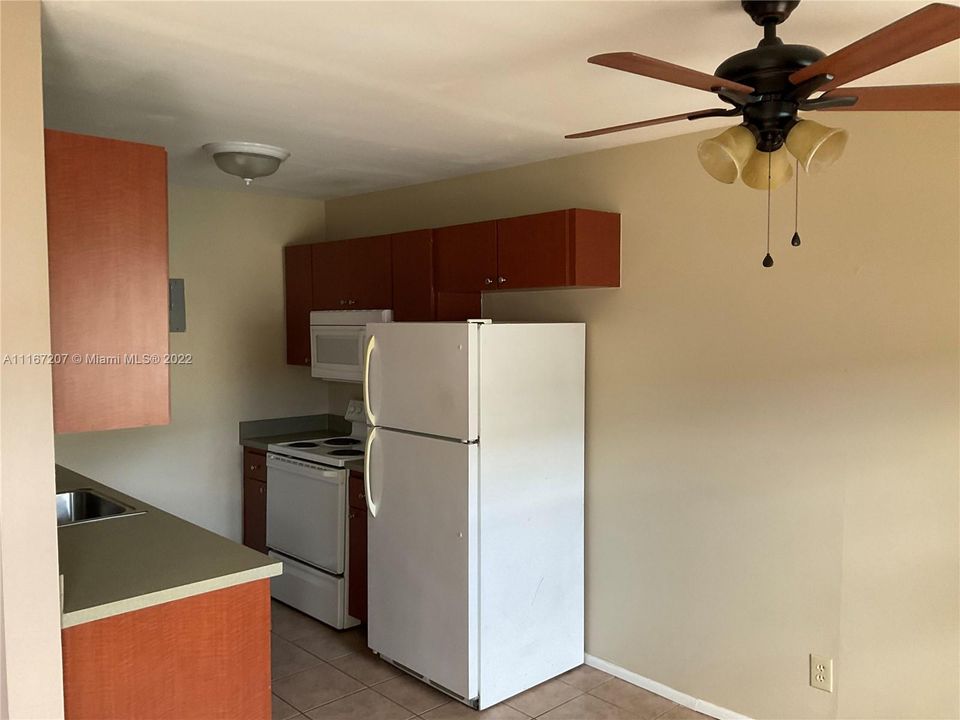 最近租的: $1,499 (1 贝兹, 1 浴室, 700 平方英尺)