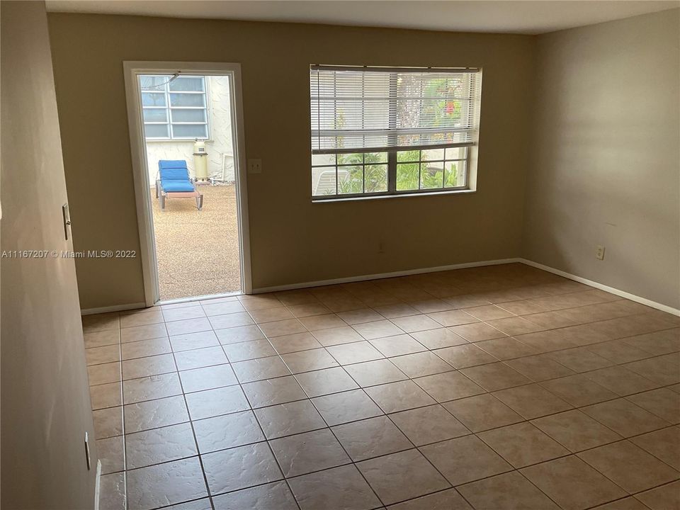 最近租的: $1,499 (1 贝兹, 1 浴室, 700 平方英尺)