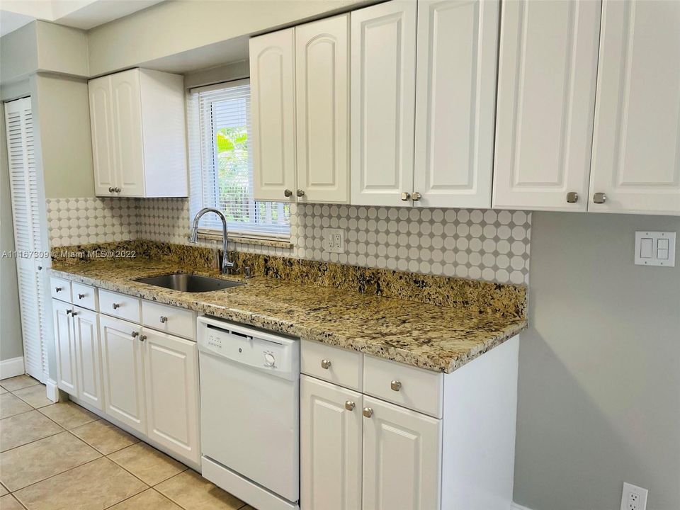 Недавно продано: $1,295,000 (0 спален, 0 ванн, 2711 Квадратных фут)