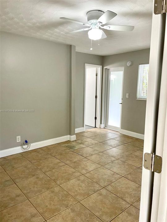 Primary bedroom w/ independent entry in the back