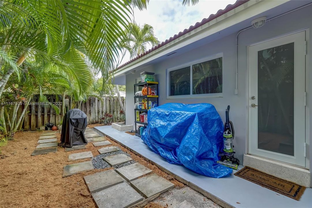Primary bedroom independent entry
