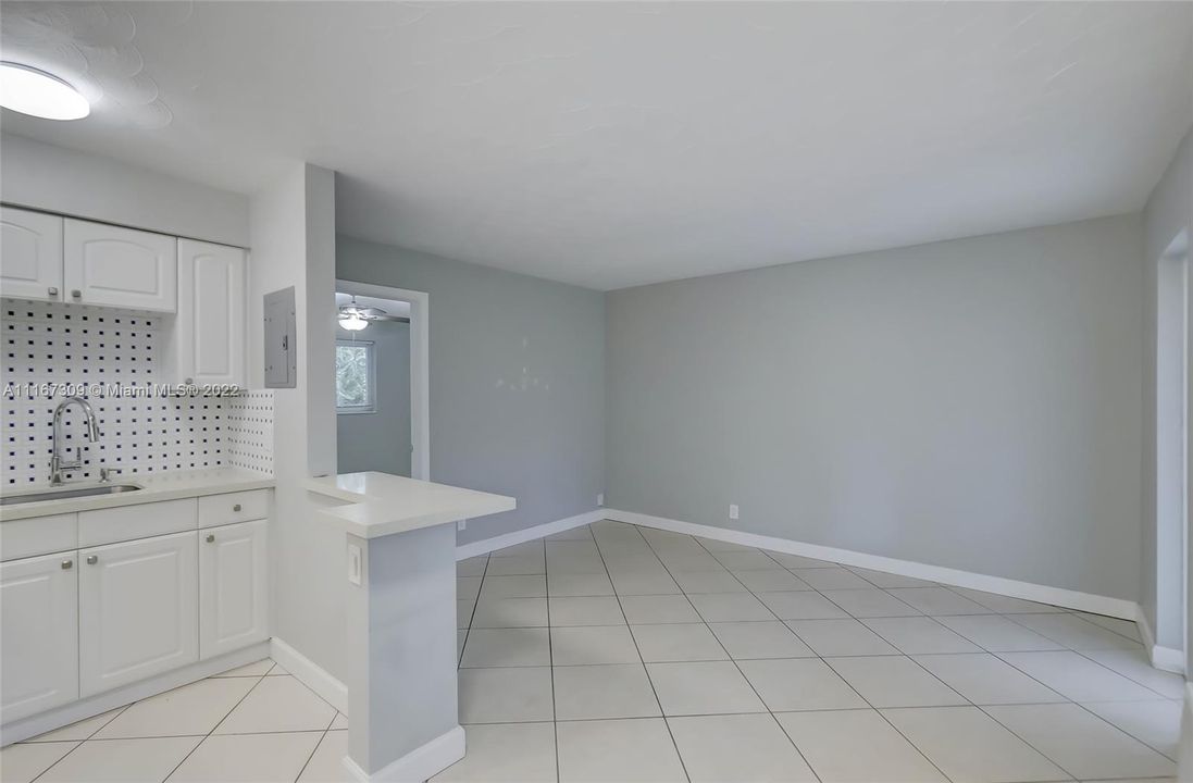 Недавно продано: $1,295,000 (0 спален, 0 ванн, 2711 Квадратных фут)