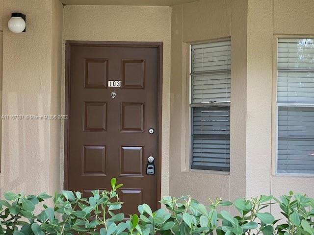 Recently Rented: $2,050 (2 beds, 1 baths, 1020 Square Feet)