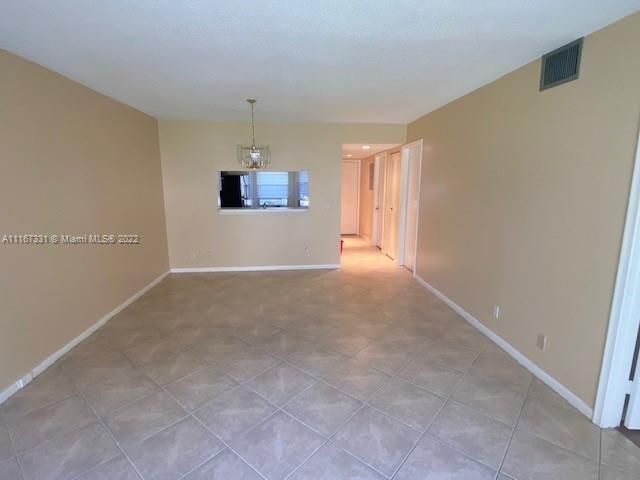 Recently Rented: $2,050 (2 beds, 1 baths, 1020 Square Feet)