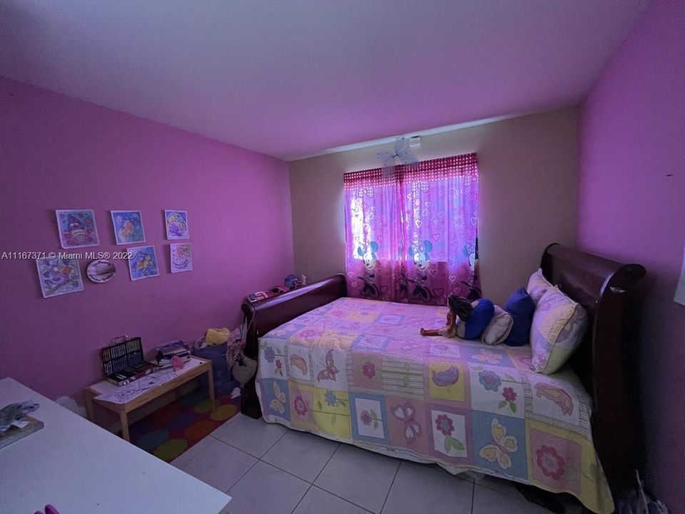 Недавно продано: $390,000 (3 спален, 2 ванн, 1402 Квадратных фут)