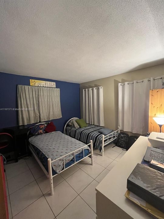 Недавно продано: $390,000 (3 спален, 2 ванн, 1402 Квадратных фут)