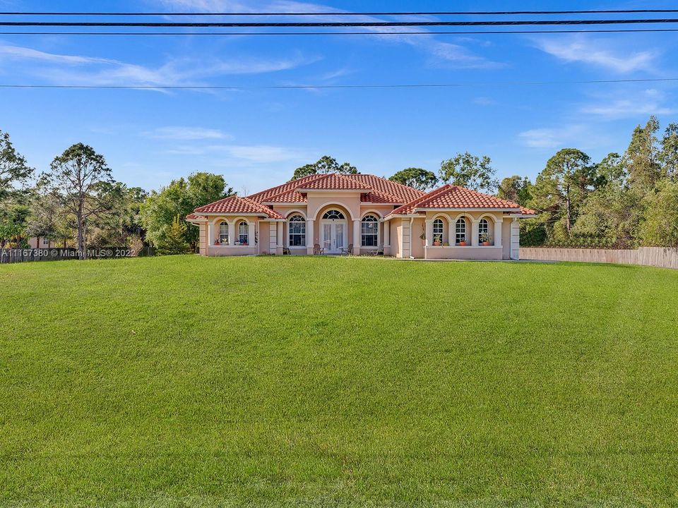 Vendido Recientemente: $775,000 (4 camas, 3 baños, 3082 Pies cuadrados)