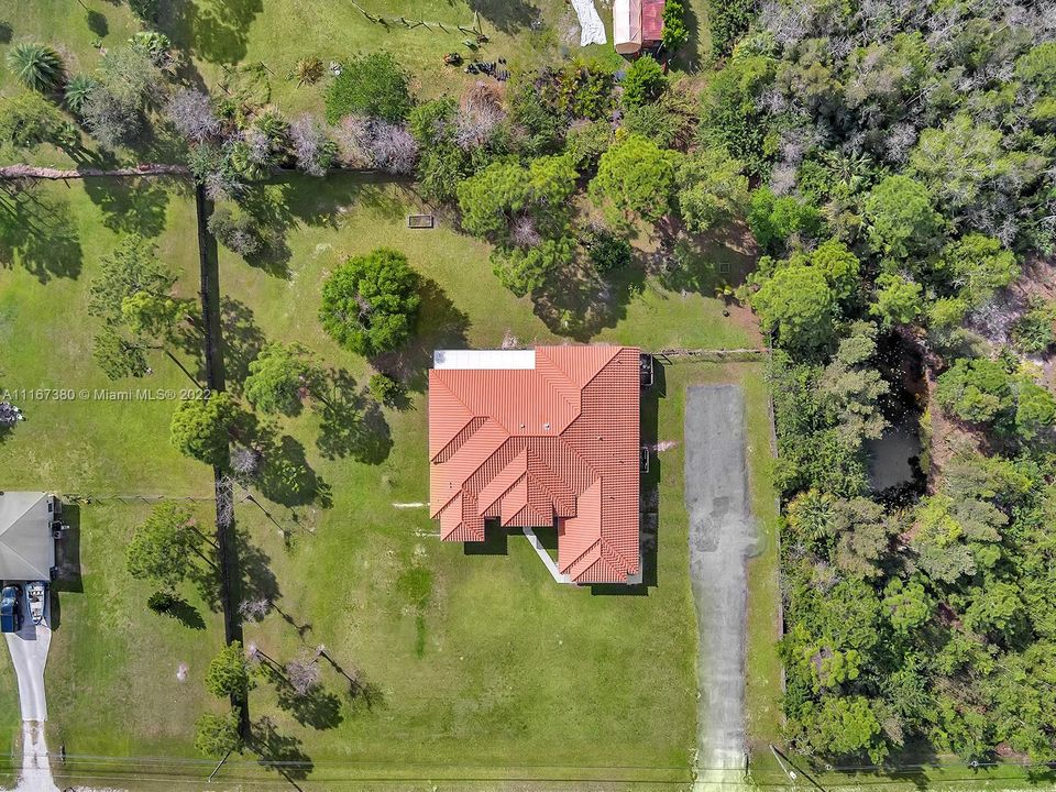 Vendido Recientemente: $775,000 (4 camas, 3 baños, 3082 Pies cuadrados)