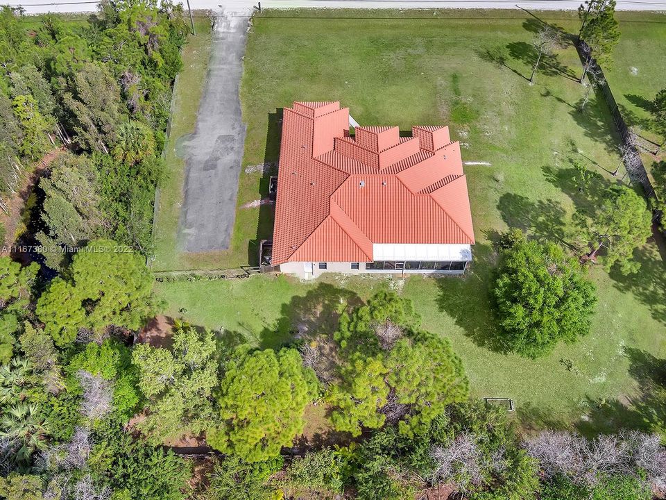 Vendido Recientemente: $775,000 (4 camas, 3 baños, 3082 Pies cuadrados)