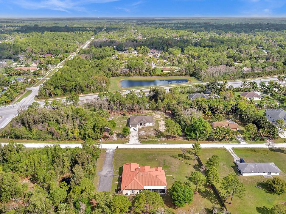 Vendido Recientemente: $775,000 (4 camas, 3 baños, 3082 Pies cuadrados)