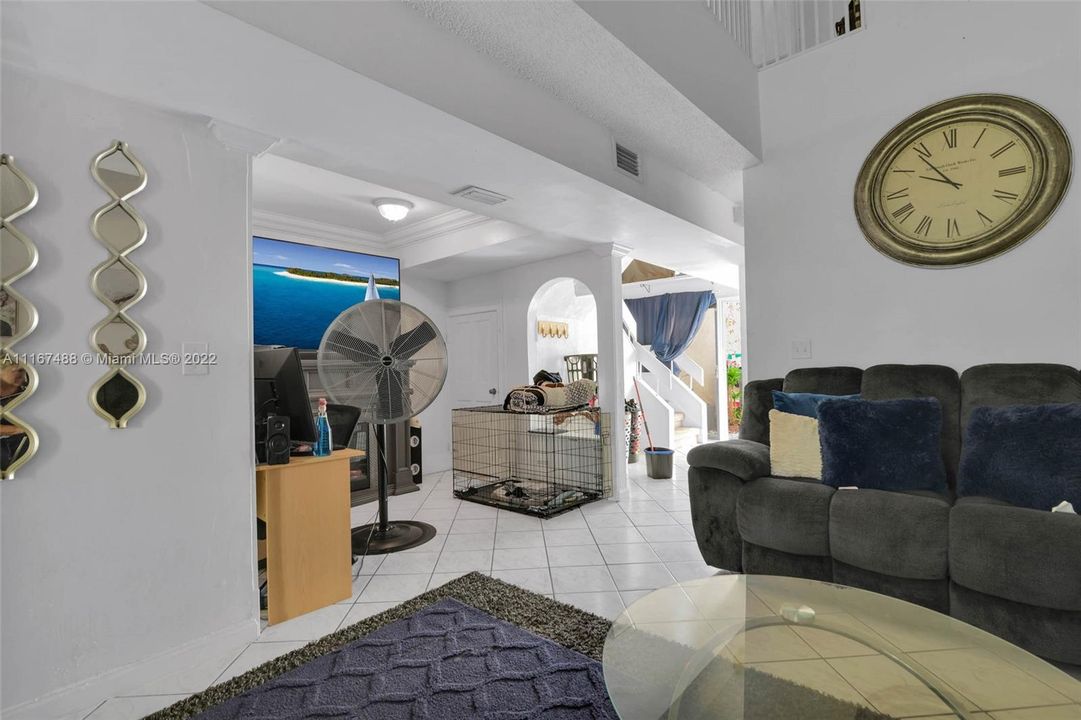 Недавно продано: $299,900 (3 спален, 2 ванн, 1640 Квадратных фут)