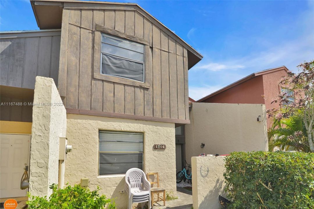 Недавно продано: $299,900 (3 спален, 2 ванн, 1640 Квадратных фут)